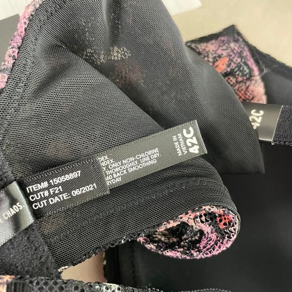 Torrid NWT Lightly Lined Everyday Wire-Free Bra Floral 360° Back Smoothing 42C - Picture 10 of 11